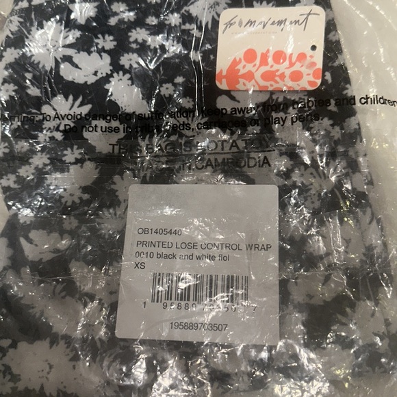 Free People Leggings - Lose Control Wrap Leggings New with Tags / Rare Find - Picture 5 of 8